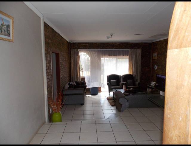 3 BEDROOM HOUSE SOLD IN THE ORCHARDS